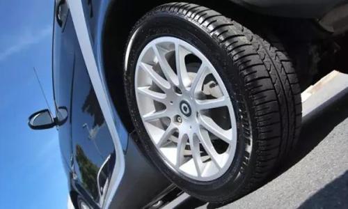 轮胎蹭破皮,轮胎蹭破皮了怎么处理