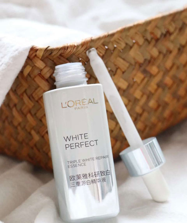 什么精华美白去黄效果最好,女性青春焕发美白补水精华