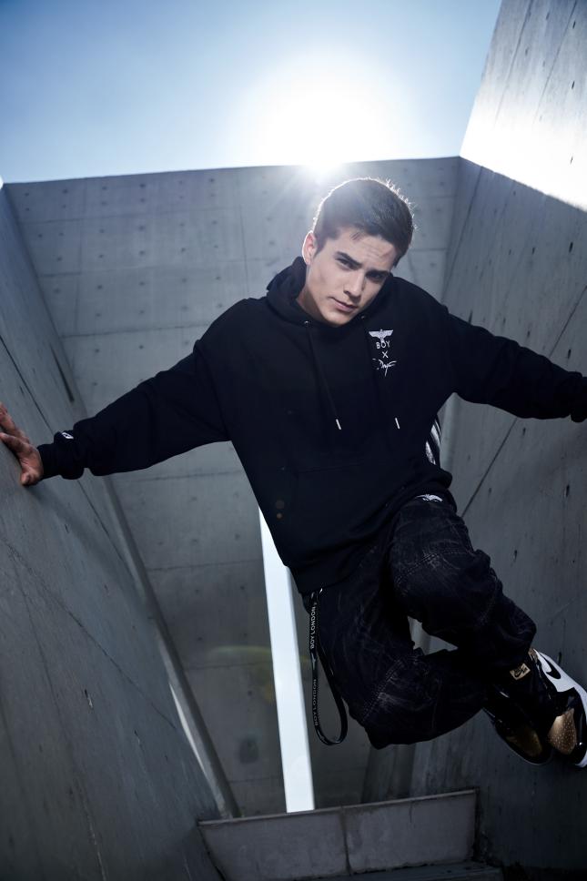 男款青少年潮款卫衣beast,boydnf联名卫衣