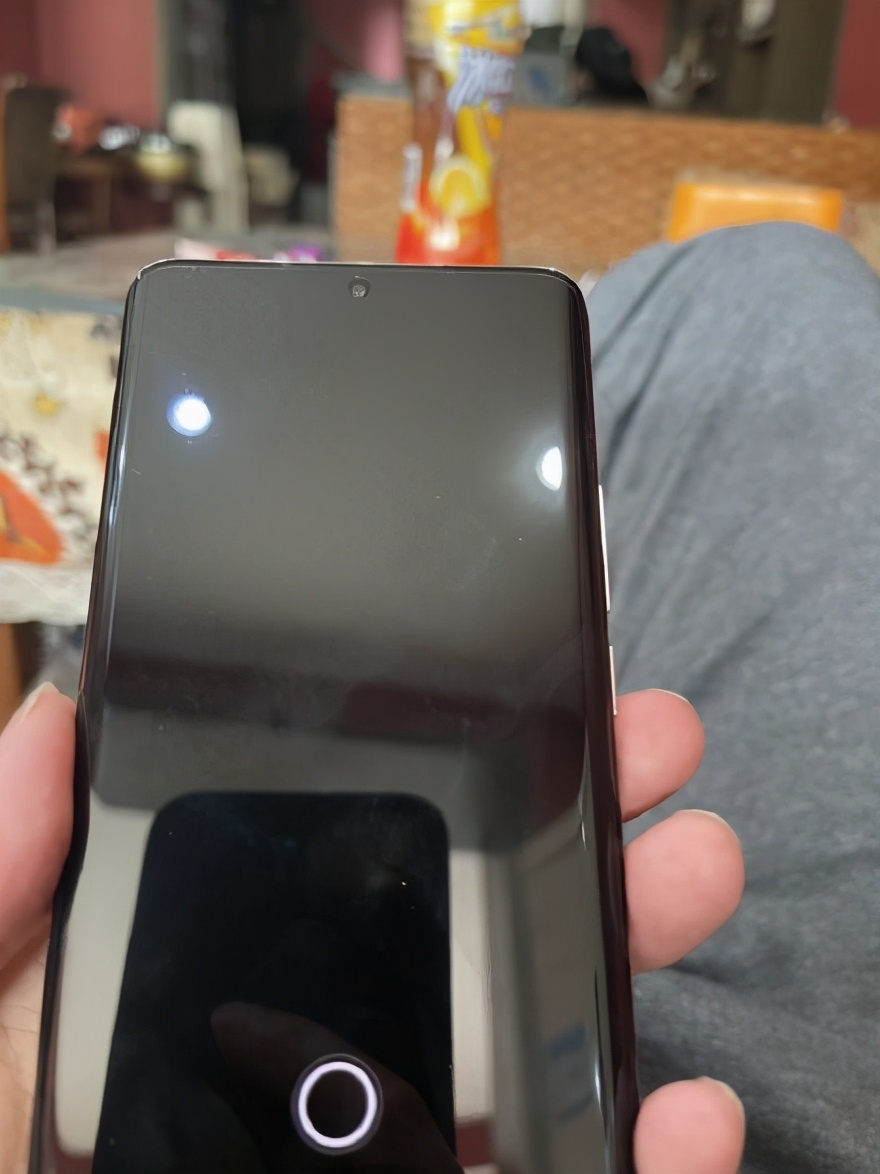 魅族18pro贴膜和三星一样,魅族18和三星s20的屏幕膜通用吗