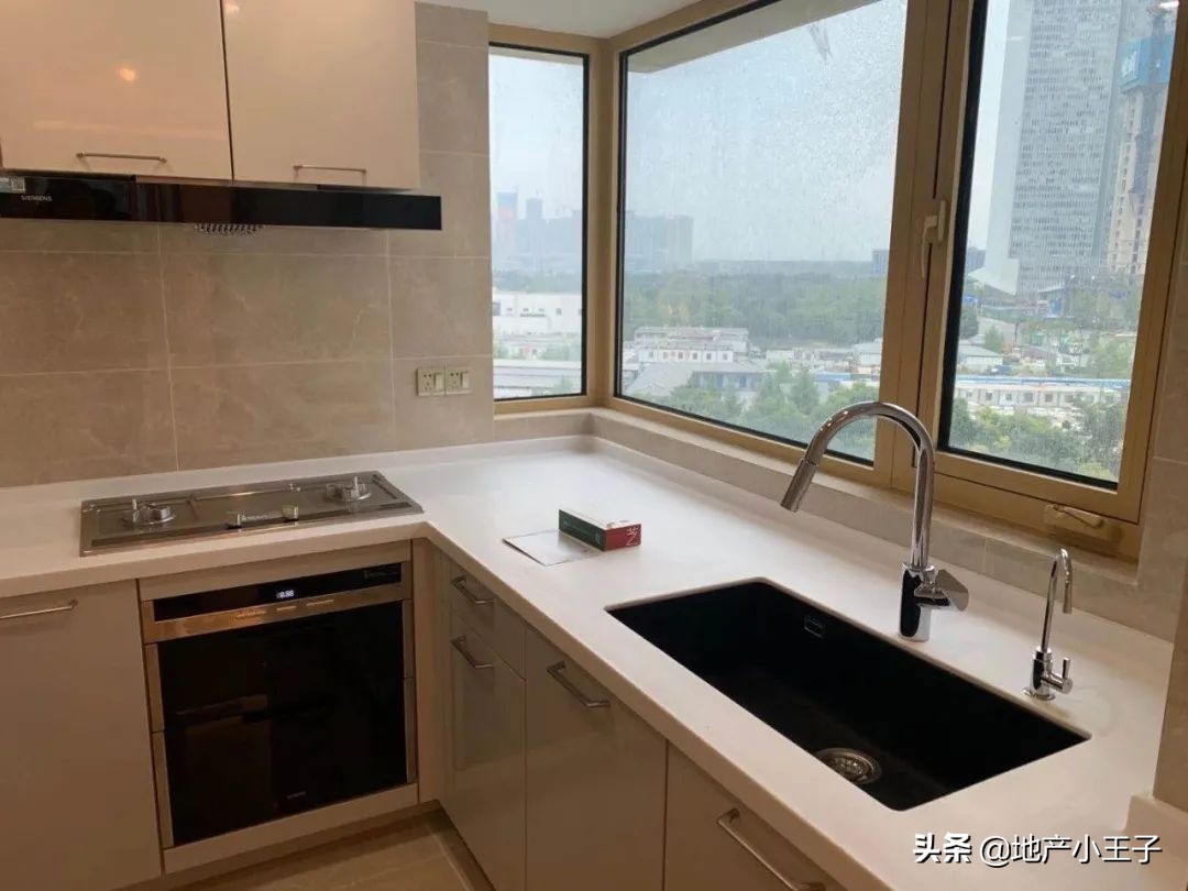 奥特三兄弟最新进展,奥体新三兄弟哪个好