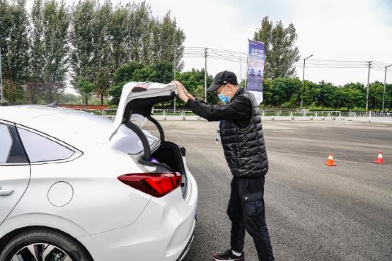 优秀不止一种选择成都金马试驾“蓝鲸双雄”感受“竞速王者”魅力