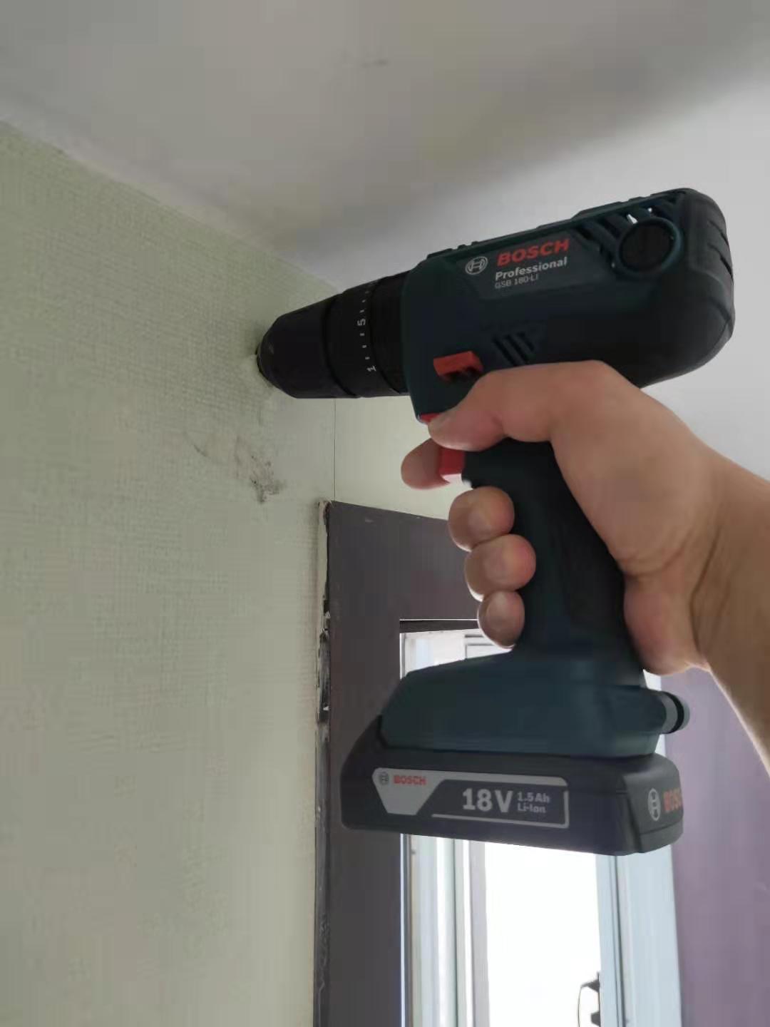 博世无线锂电钻，小小一钻在手，解决多种需求