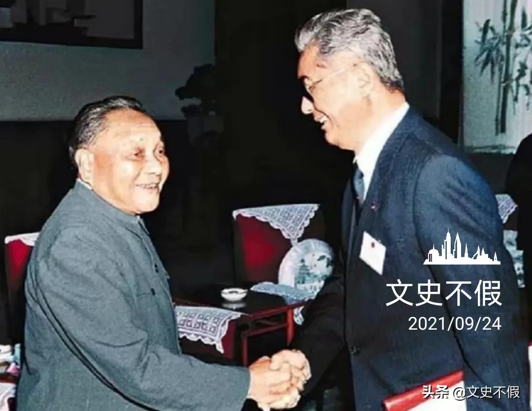 荣毅仁凭借公私合营和改革开放期间的卓越表现成功当选国家副主席