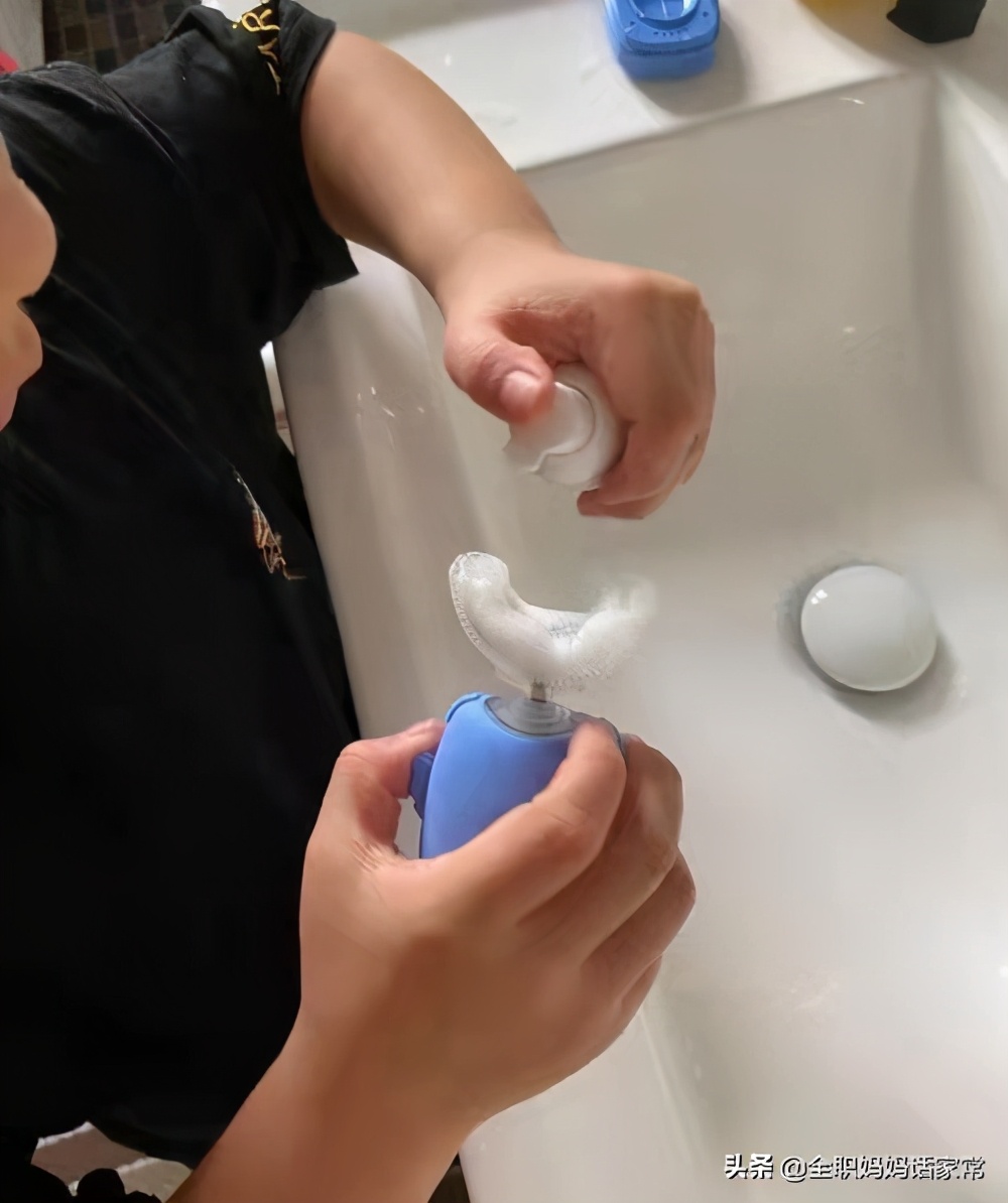 儿童硅胶u型牙刷好不好,儿童u型电动牙刷靠谱吗