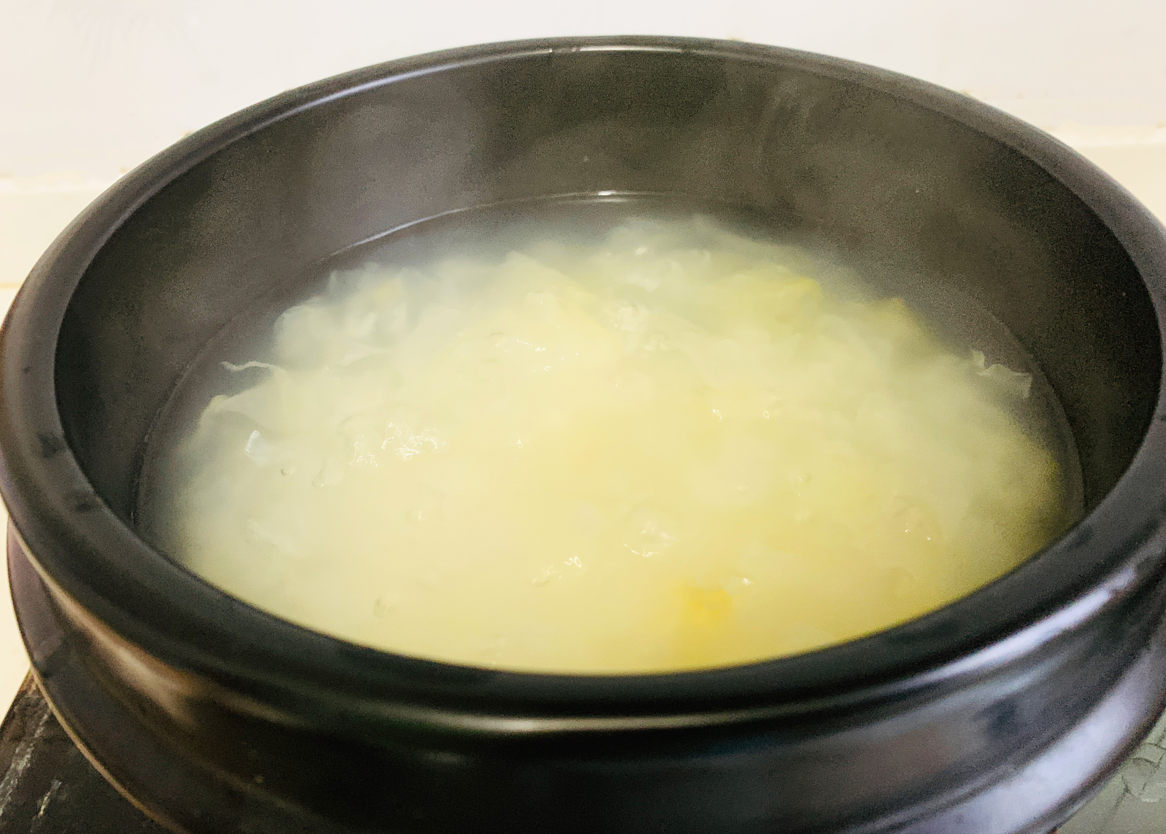 银耳百合山药煮水喝好处,百合莲子加银耳怎么熬好喝