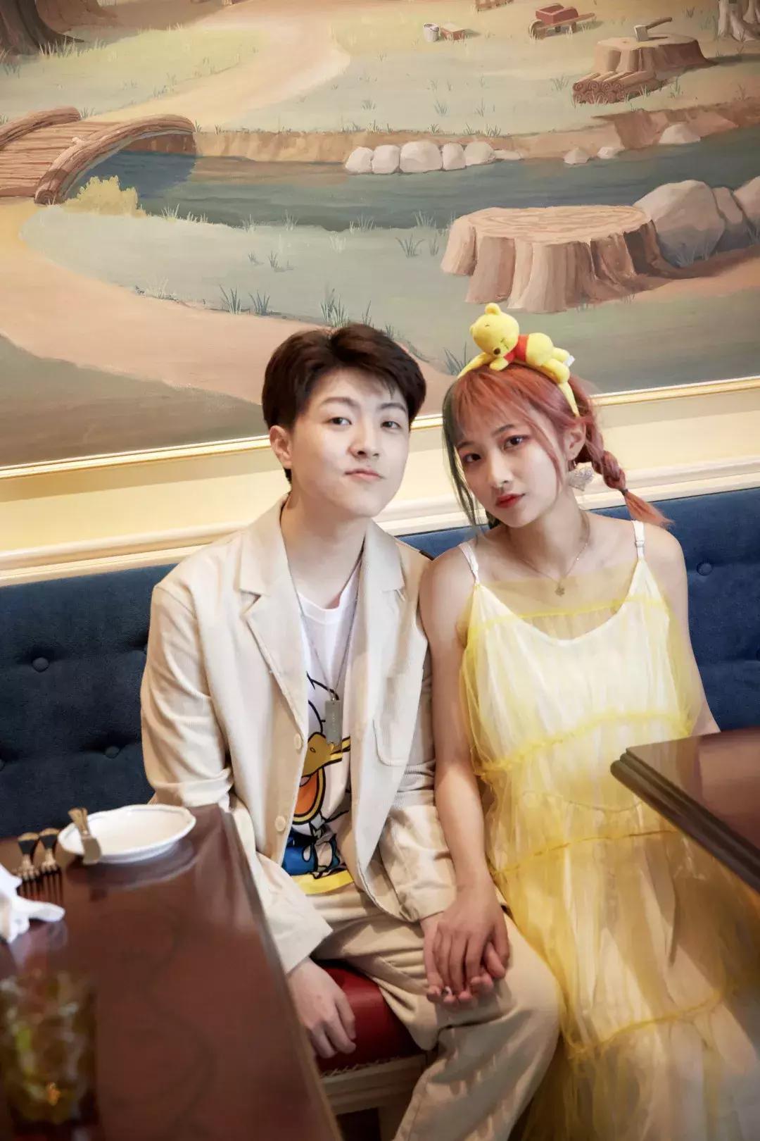 我们在上海迪士尼里玩耍了一天，发现穿的美才能玩的好！