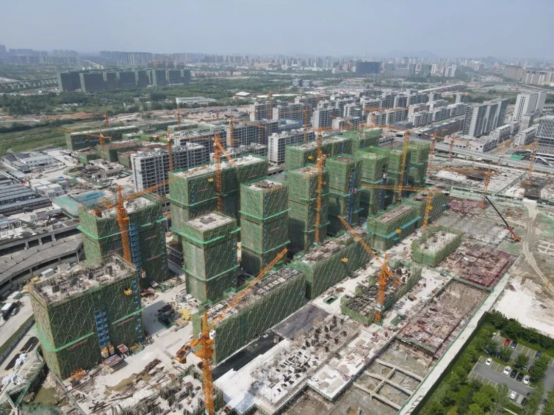 未科拼杀倒计时,倒挂2万+的天空之城、蒲荷芸邸,如何选?