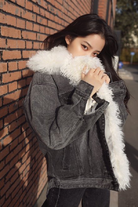 欧阳娜娜程潇齐刘海,程潇和金晨撞衫