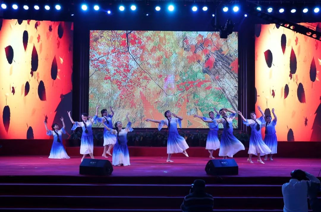 这群自主择业的战友，自主办了一场春晚