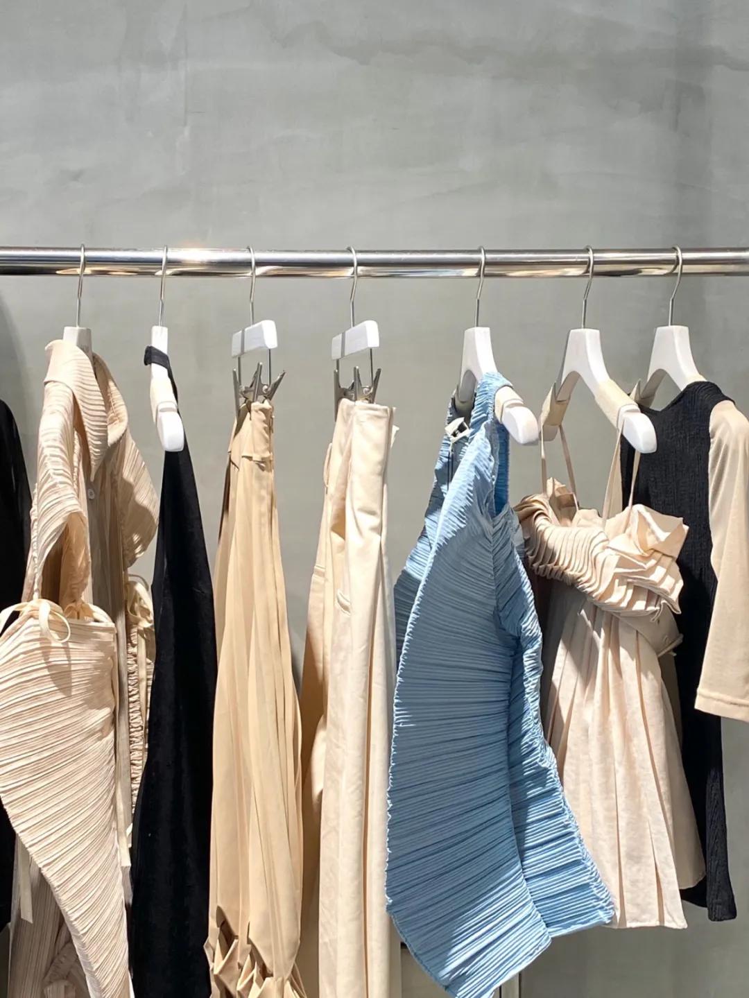 西安有哪些有名气的商场,西安有哪些大型的商场