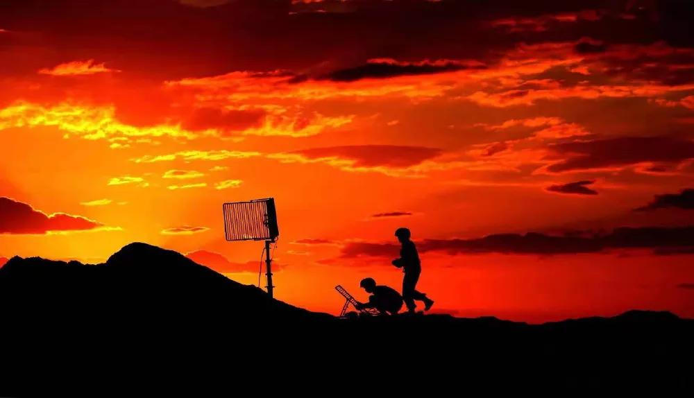 热!大暑读诗,感悟军人热血豪情