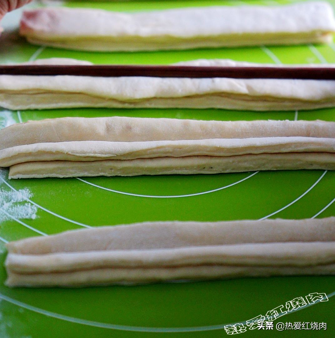 家庭炸油条最简单又好吃的做法,家庭炸油条最简单的做法