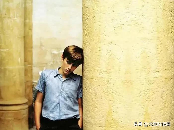 pantone公布的2020流行色,pantone发布2016流行色