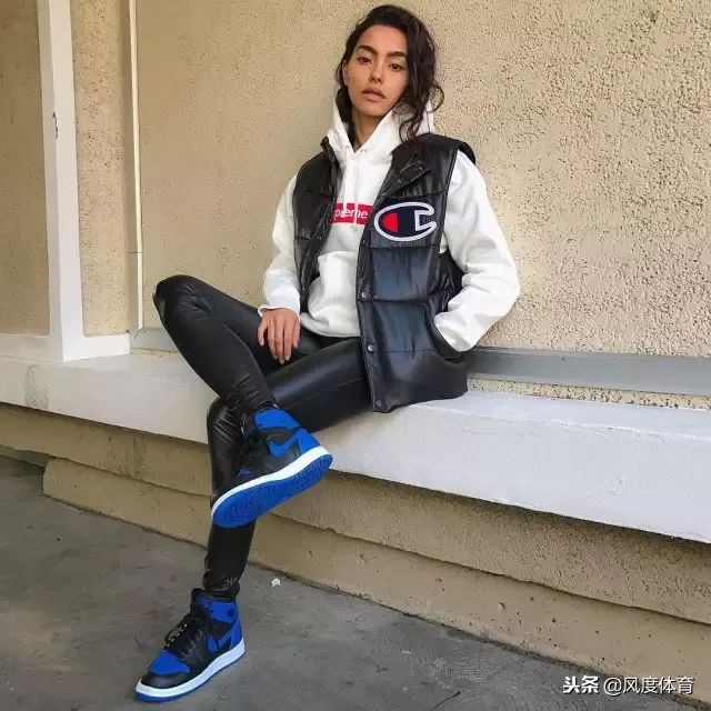 *窥偷**女神AdrianneHo的ins照片，我仿佛打开了新世界的大门……