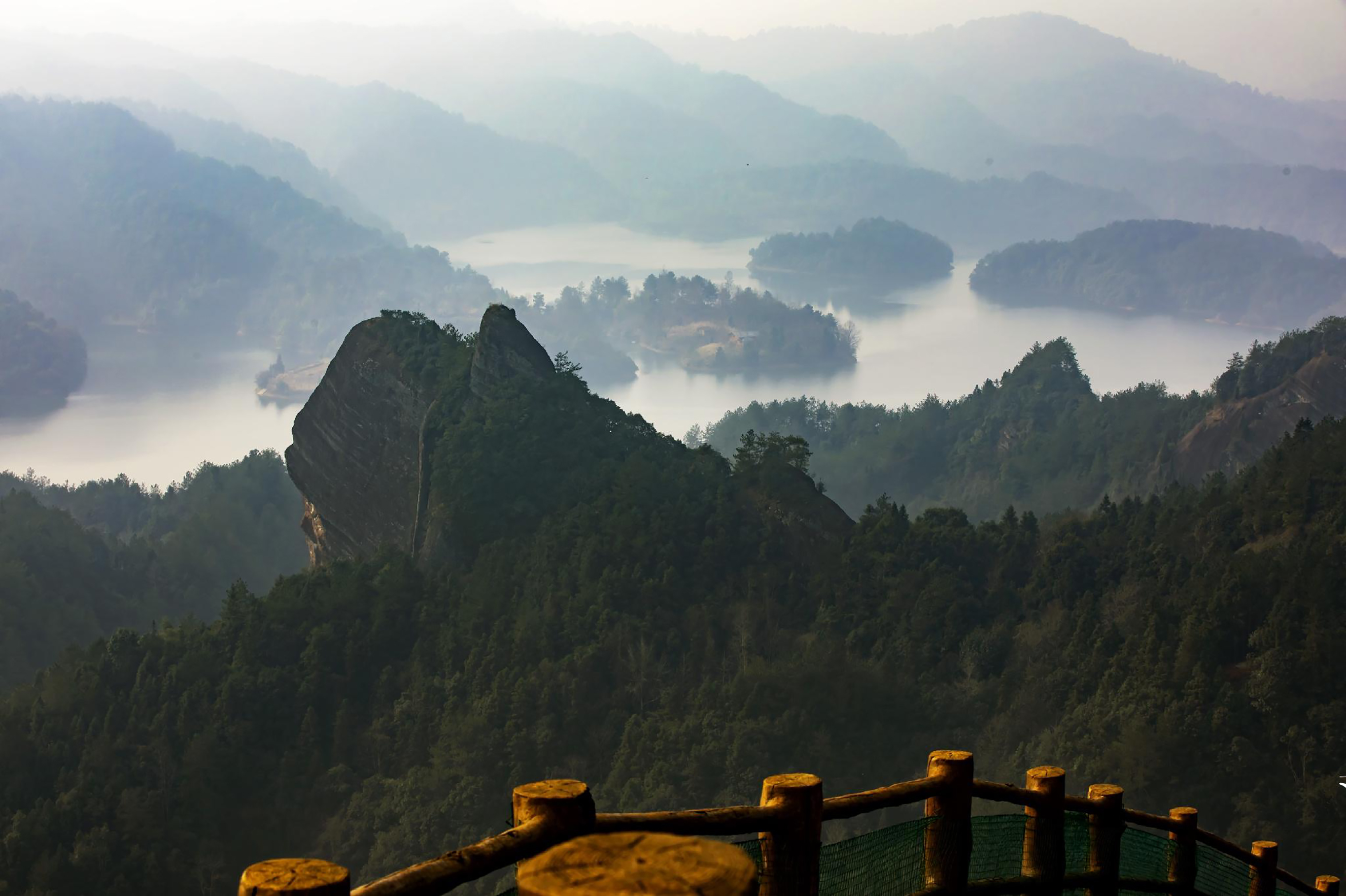 铜鼓第一峰,江西宜春铜鼓天柱峰
