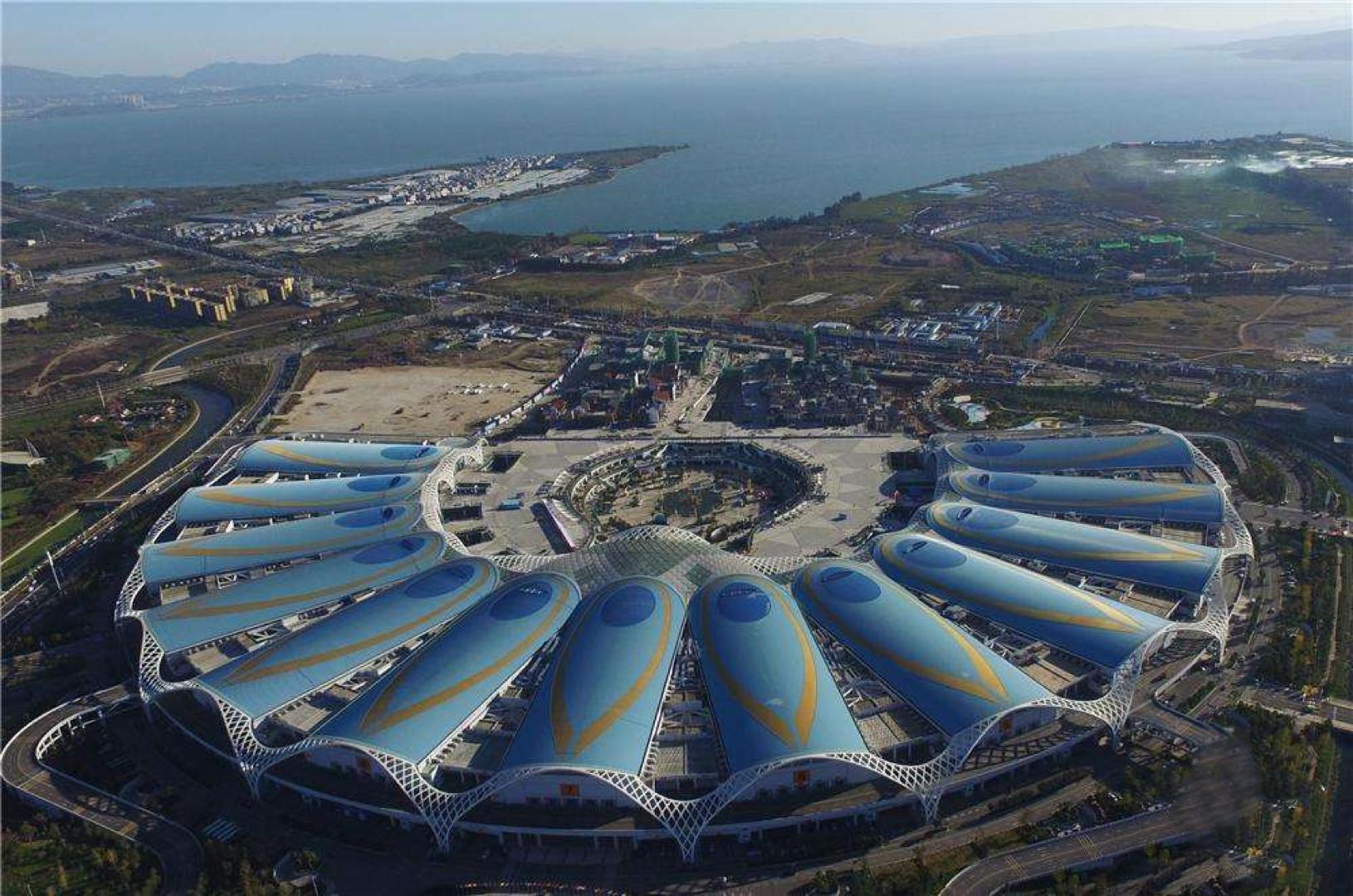 滇池听蓝半岛房价,滇池边投资楼盘