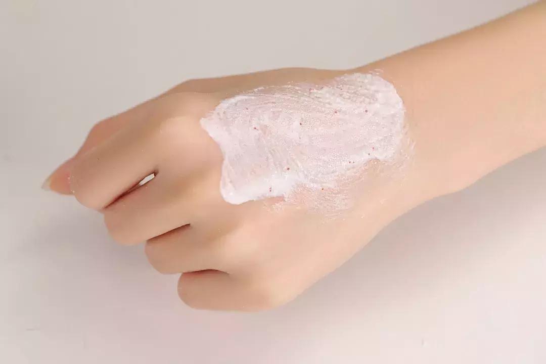 明星精致起来好吓人，花100万美金买床，20台加湿器放卧室