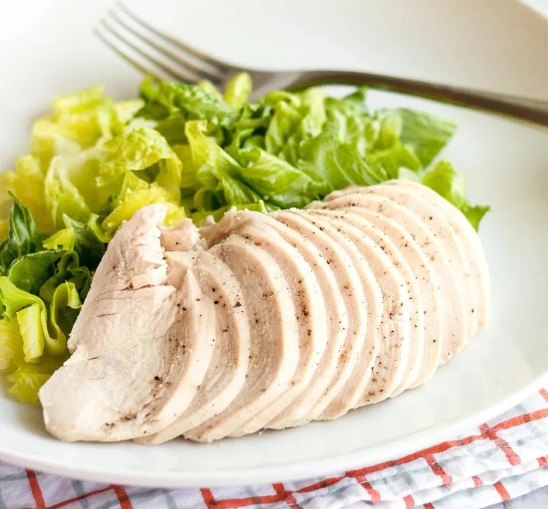 国外网红给黄瓜挤奶视频登上热搜!milkcucumber是什么神操作?