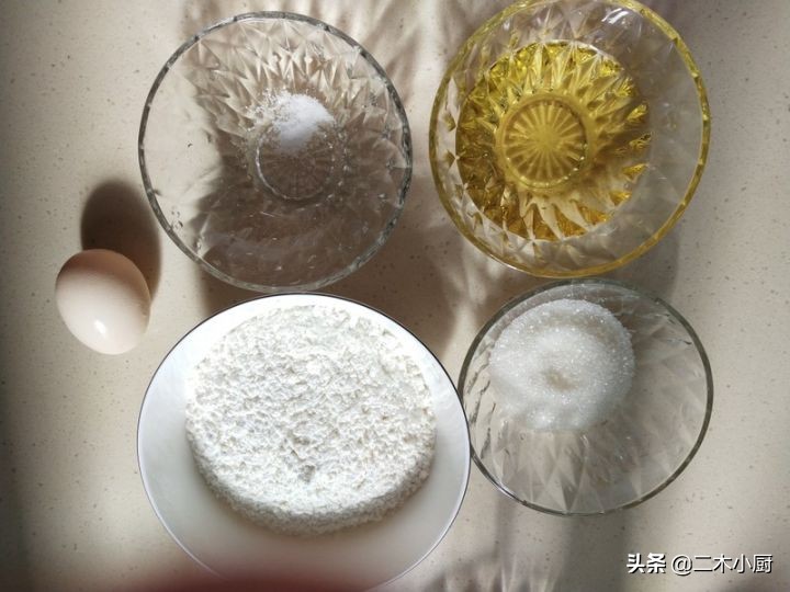 黄油曲奇饼干香甜可口做法简单,香酥黄油曲奇