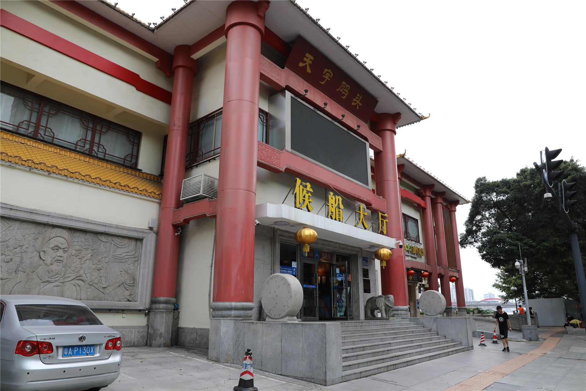 珠江乘船夜游最佳游览路线,花城广场去哪个码头乘船珠江夜游