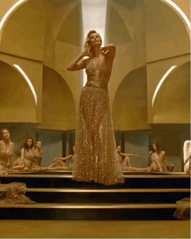 为什么穿衬衣的女人更有魅力,为啥穿裙子的女人更有吸引力