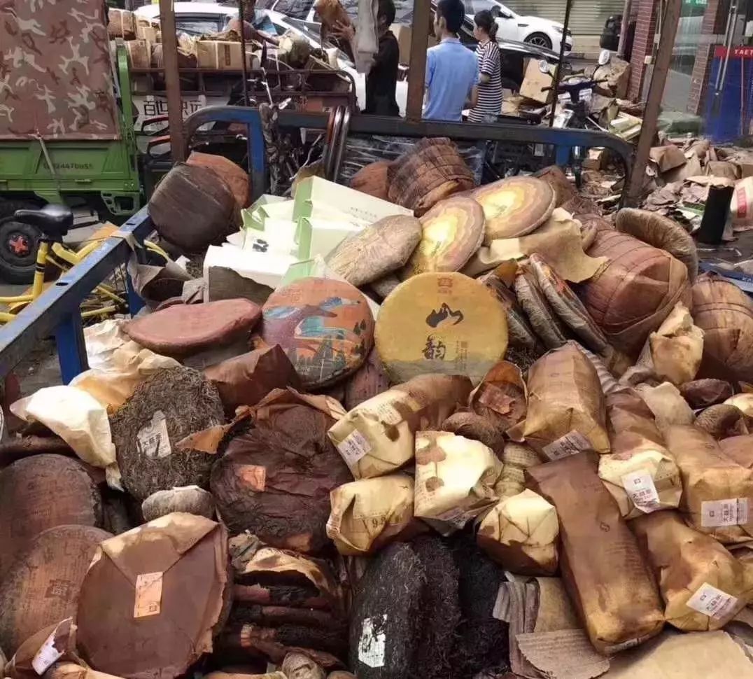 白茶怎么分辨茶毫和发霉,散装白茶发霉是什么样子