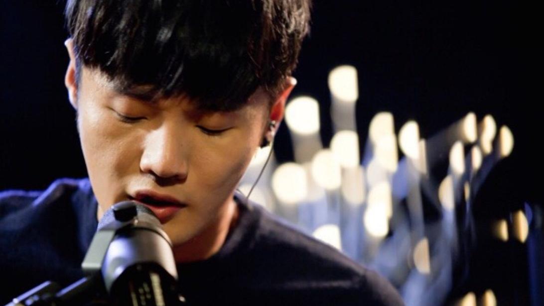 出道仅6年的李荣浩凭什么火,李荣浩陈奕迅哪个厉害