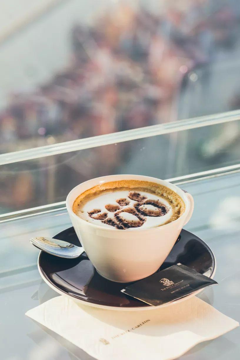 漫步香港街头感受港岛风景,逛整个香港要多长时间