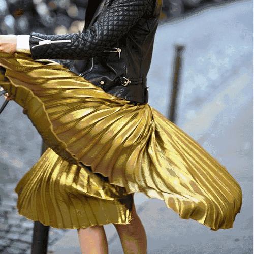 有褶皱的衣服和没褶皱的衣服对比,带褶皱的衣服怎么才能保持褶皱