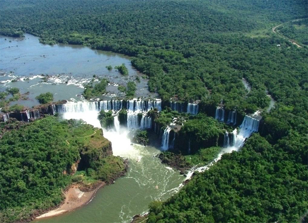 巴西邀请朋友洗澡的规矩,去巴西旅游女性