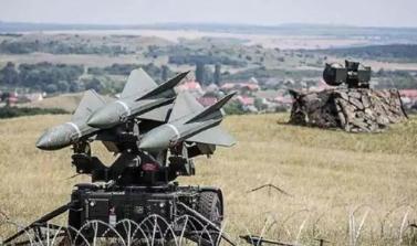 警察敢扣核弹运输车吗,20枚核弹导弹车被交警扣押