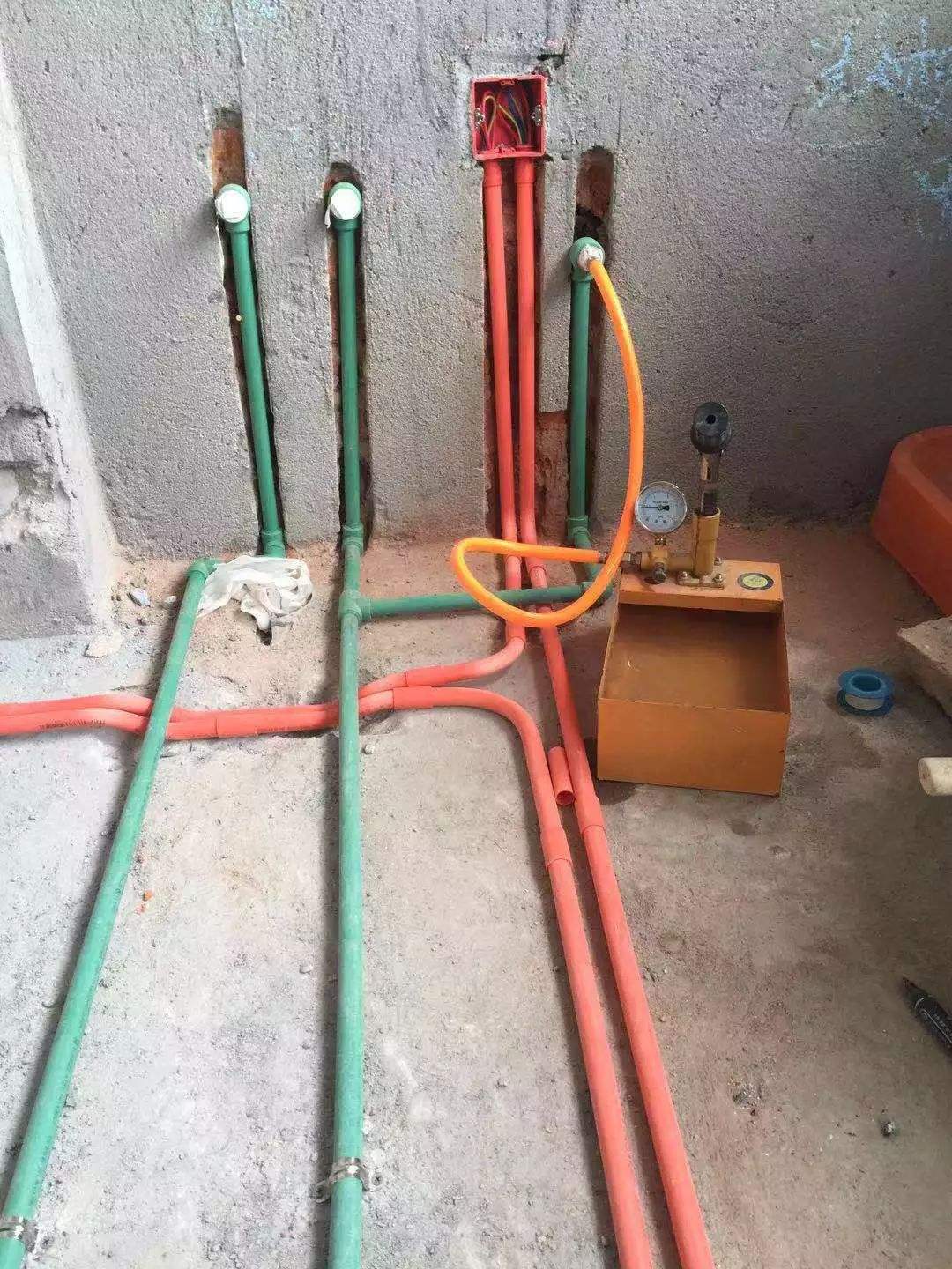 新房装修换了新水管，入住后就漏水了，老师傅：没做好这点难怪漏