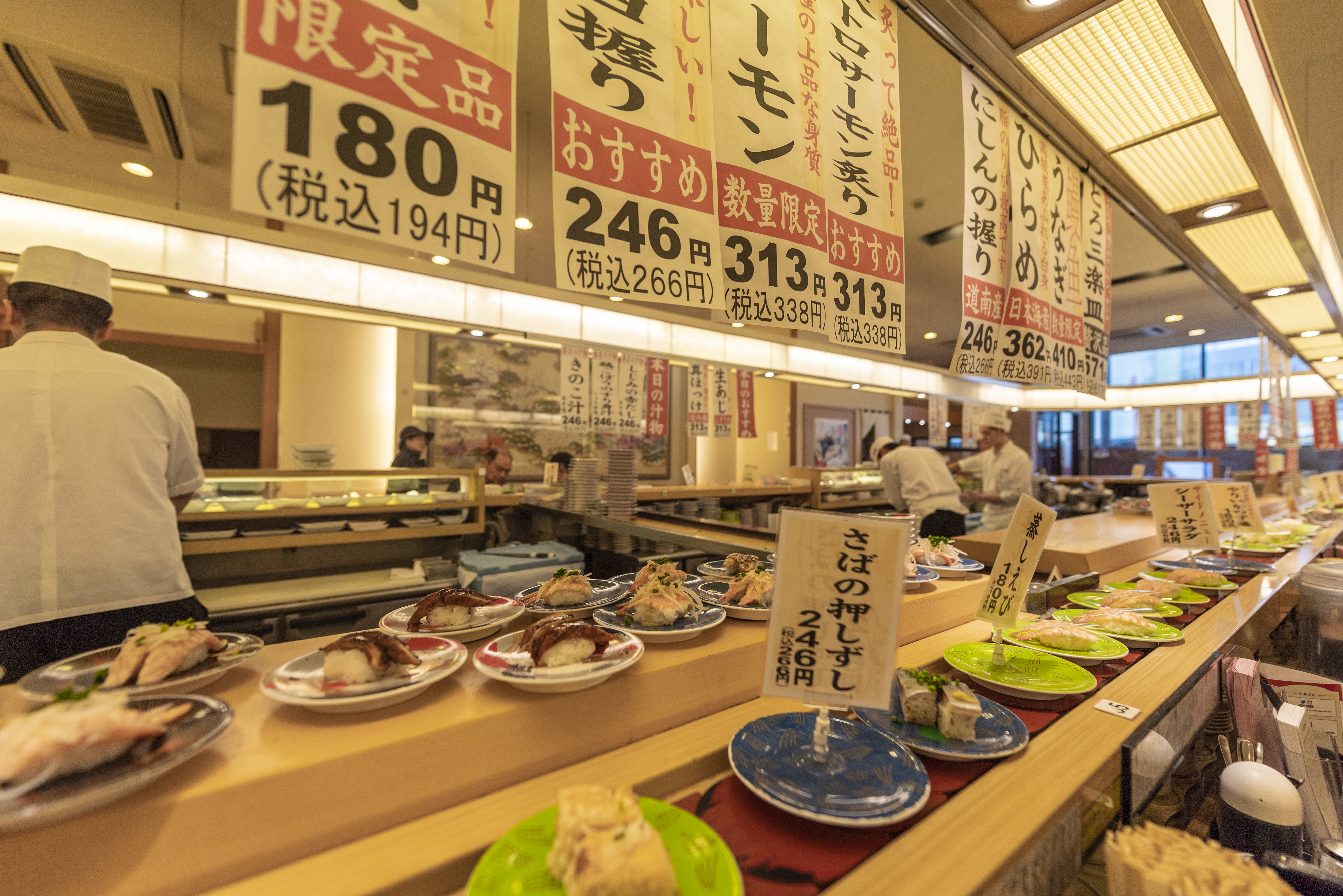 走街串巷边吃边逛，亲身探寻舌尖上的北海道