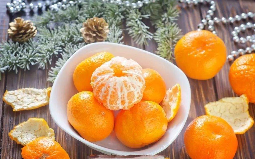 6种“垃圾”不要扔，装水瓶里泡一泡，肥的流油，养花一级棒