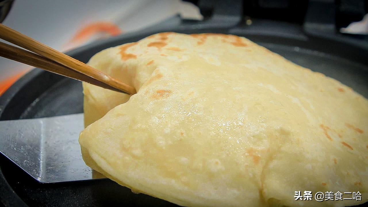 鸡蛋灌饼鼓大泡,鸡蛋灌饼做法全过程小视频