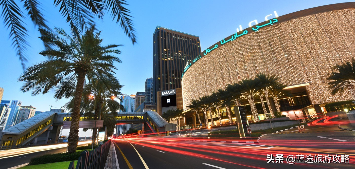 在迪拜奢华的购物中旅游和玩抖音,在迪拜购物是什么体验