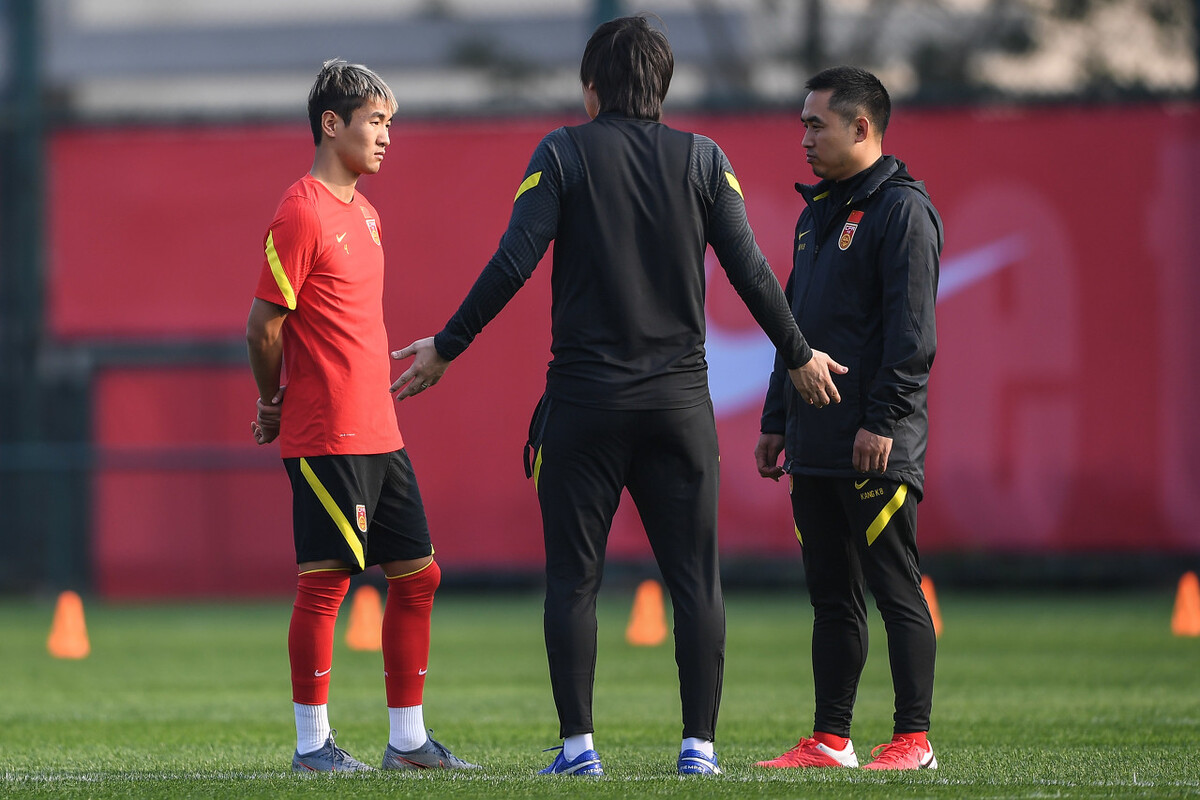 十二强出线已无望，足协却还在等，在等什么？否极泰来或咸鱼翻身