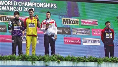 他当着全世界的面“痛骂”对手loser，却获得人民网“点赞”