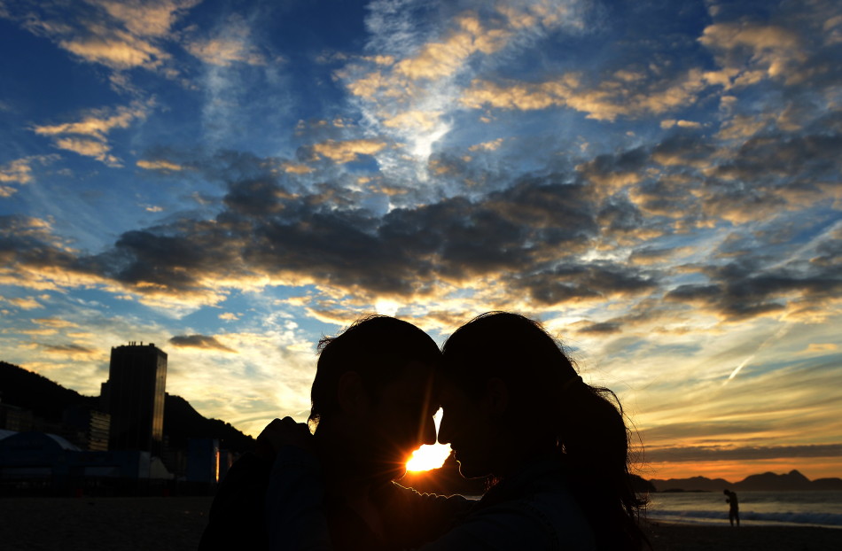 男朋友和前女友分手后还同居,男朋友和前女友复合还和我在一起