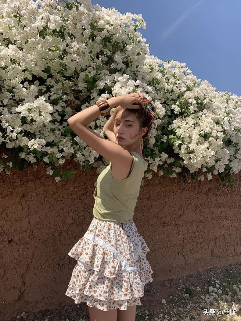 韩剧女主的穿搭连衣裙,韩剧女主穿条纹衬衫