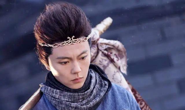 一代童星没落史:李连杰接班人谢苗翻红艰难,悄悄娶回仙3圣姑