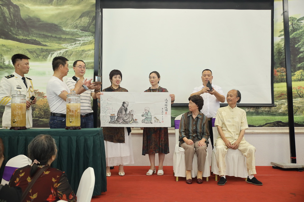 闫家新先生为河南水灾捐赠闫氏太岁液仪式在温江举行