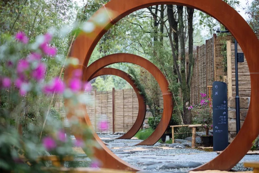 青城山打卡地隐遇谷私汤温泉民宿,青城山雅上一宿温泉酒店是真温泉