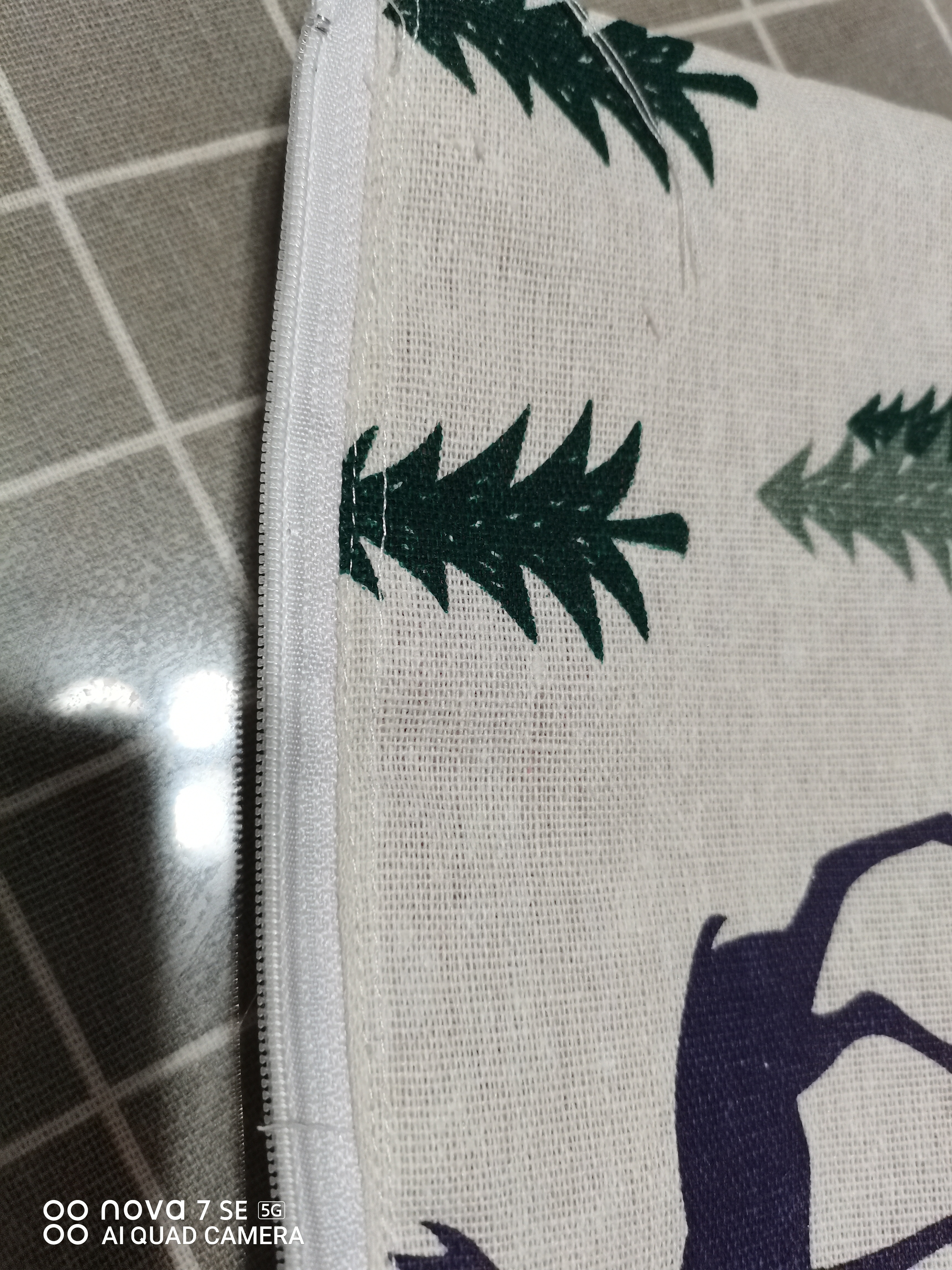 用单边压脚上隐形拉链的技巧,上普通拉链压脚的教程