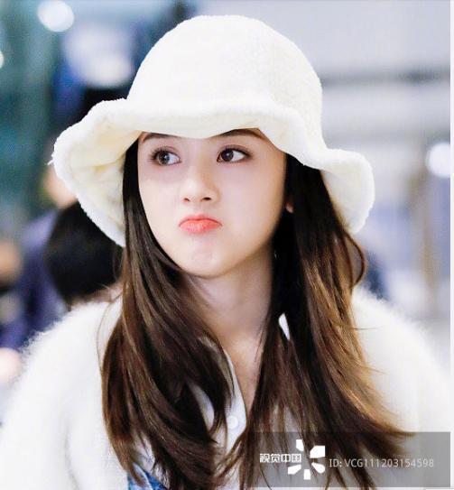 酷像张柏芝的童星被杨祐宁“捏脸”,网友:其他童星为何成这样?