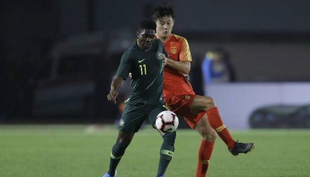 中国足球5天3线溃败!停球数十米,射门成解围,名记无语:业余队