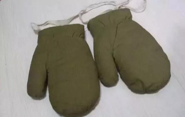 小时候家里没有暖气,小时候没暖气