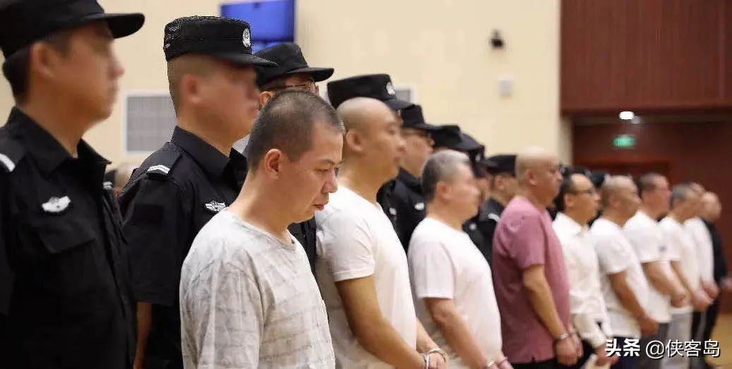 黑老大出狱想重新生活,黑老大出狱想做好人