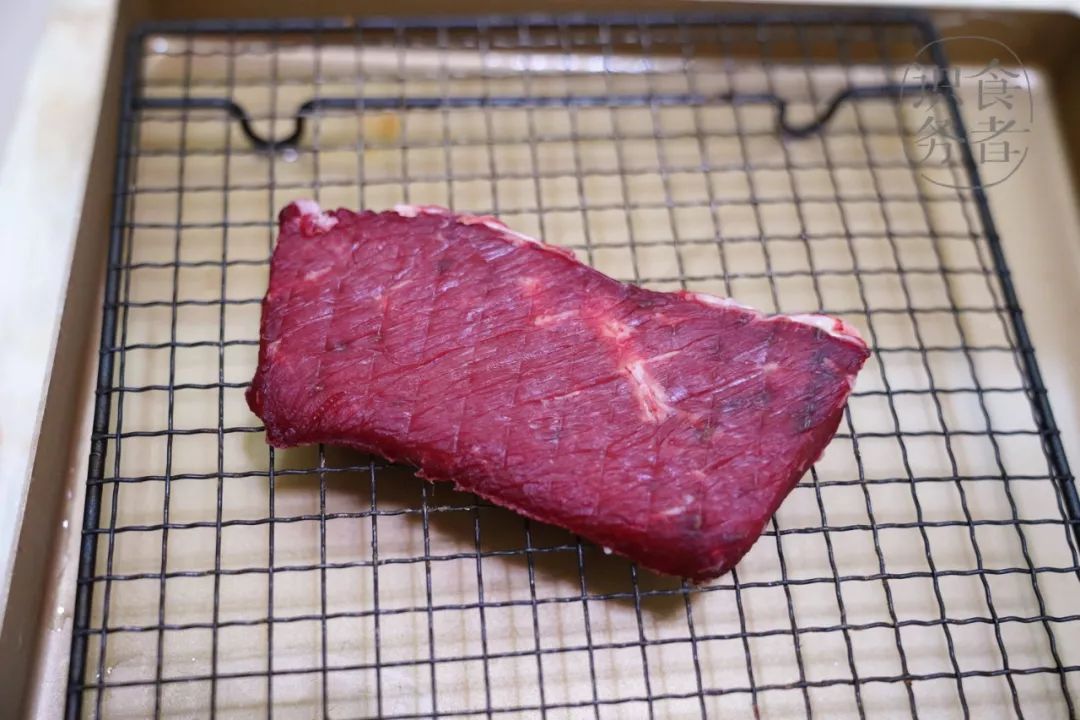 熟成牛排是智商税吗,熟成牛排算僵尸肉么